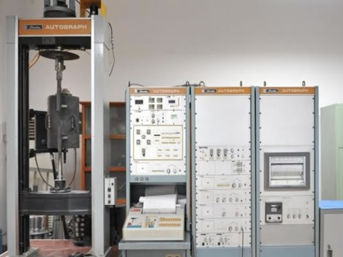 Electronic tensile testing machine